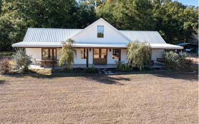 Suwannee River Home For Sale in Live Oak Florida