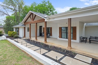 $75k PRICE IMPROVEMENT on this lakeside luxury home in - photo 37