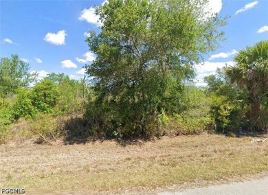 Beautiful building lot in sunny Port Charlotte. Located in a - photo 2