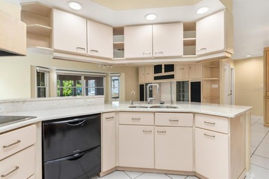 One or more photo(s) has been virtually staged. Rare 5BR/4BA, 3 - photo 25