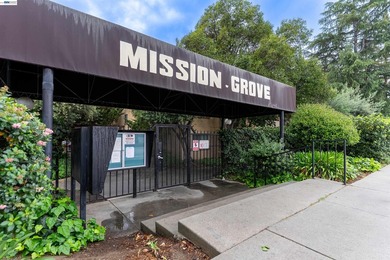 Welcome to this well-maintained 2-bed, 2-bath condo in the - photo 3