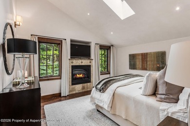 Located on desirable Sierra Vista Drive just off Cemetery Lane - photo 37