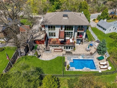 Gregory Yanchenko's exceptional design spans 5,725 sf of refined - photo 4