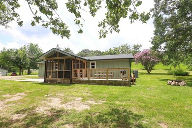 This completely remodeled 4 bedroom 2 bath, fully furnished home - photo 5