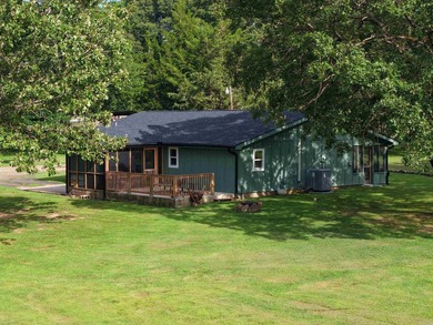 This completely remodeled 4 bedroom 2 bath, fully furnished home - photo 7