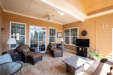 NEW INTERIOR PAINT THROUGHOUT THE WHOLE HOUSE. Take a look at - photo 17
