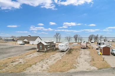 Just in time for summer - perfect summer getaway! This lot has a - Lake Lot For Sale in Kerens, Texas