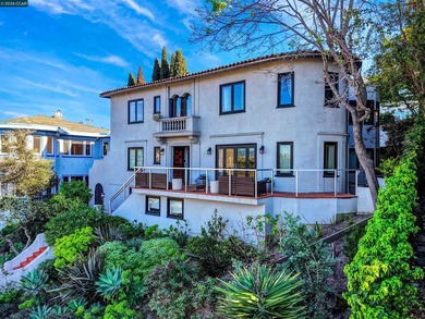 Stunning lakefront duplex with unmatched charm. A remarkable - photo 3
