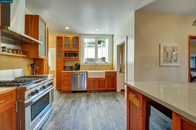 Stunning lakefront duplex with unmatched charm. A remarkable - photo 8