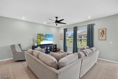 You will fall in love with this meticulously maintained Maronda - photo 7