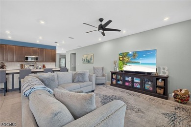 You will fall in love with this meticulously maintained Maronda - photo 8