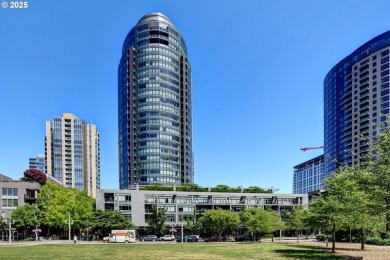 Lake Condo For Sale in Portland, Oregon