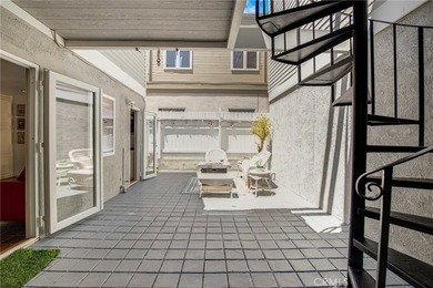 Perched high on a corner lot in Manhattan Beach's desirable Sand - photo 12