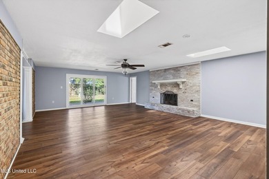 Lots of room to roam here in the large, centrally located old - photo 16