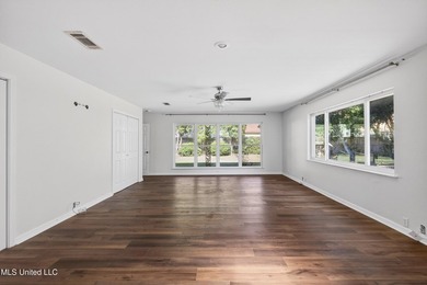 Lots of room to roam here in the large, centrally located old - photo 20