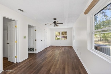 Lots of room to roam here in the large, centrally located old - photo 26