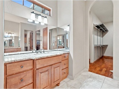 Rare opportunity to own a custom home with an incredible 10-car - photo 28