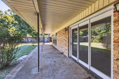 Lots of room to roam here in the large, centrally located old - photo 31
