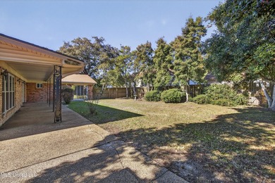 Lots of room to roam here in the large, centrally located old - photo 34