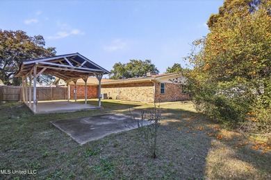 Lots of room to roam here in the large, centrally located old - photo 36