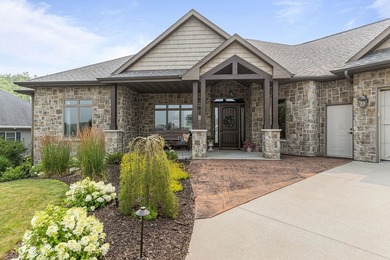 Custom Ranch home in West Neenah. Nearly half an acre of - photo 2