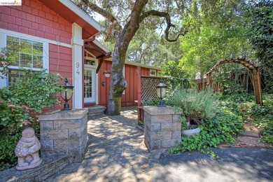 Welcome to this spectacular 6 year new 2-bedroom, 2-bathroom - photo 2