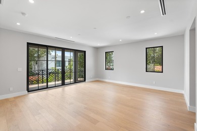 Experience sophisticated new coastal contemporary construction - photo 7