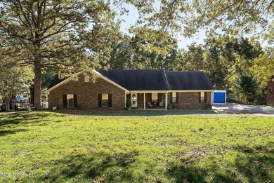 Lake Home For Sale in Nesbit, Mississippi