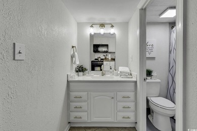 End unit on the 7th floor, this 1BR/1BA has been updated and it - photo 13