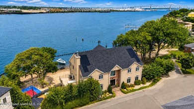 Exceptional waterfront estate with private dock and over 700 - photo 14