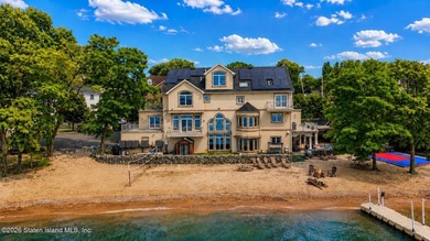 Exceptional waterfront estate with private dock and over 700 - photo 16