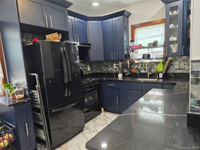 Hi all Welcome to my listing, this is a huge income potential - photo 2