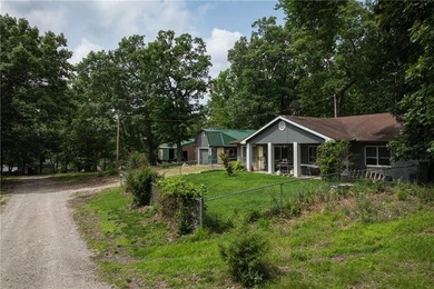 Welcome to this charming 3-bedroom, 2-bath home nestled near - photo 4