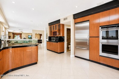Exceptional waterfront estate with private dock and over 700 - photo 30