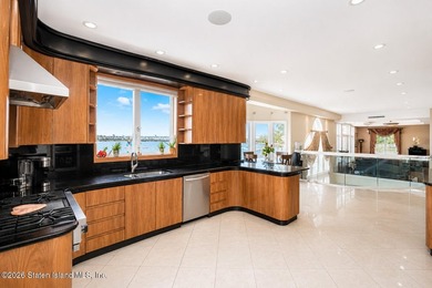 Exceptional waterfront estate with private dock and over 700 - photo 31