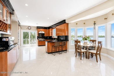 Exceptional waterfront estate with private dock and over 700 - photo 32
