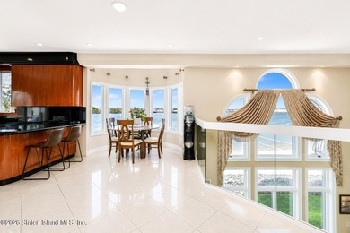 Exceptional waterfront estate with private dock and over 700 - photo 35