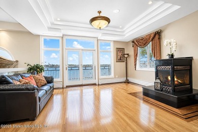Exceptional waterfront estate with private dock and over 700 - photo 38