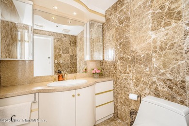 Exceptional waterfront estate with private dock and over 700 - photo 42