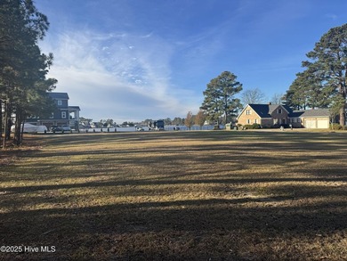 A rare opportunity for an unrestricted, waterfront lot just - photo 4