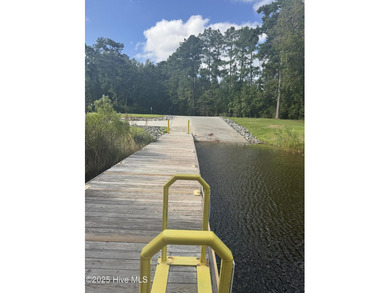 A rare opportunity for an unrestricted, waterfront lot just - photo 5