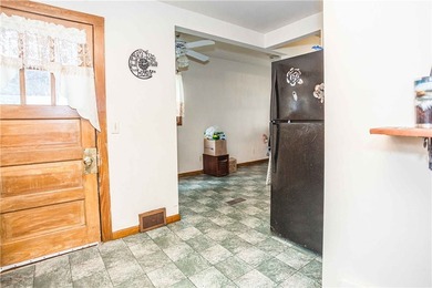 Welcome to 526 4th Ave, Ford City! This 2-bedroom, 2-bath home - photo 17