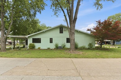Positioned within the established lakefront community of - photo 39