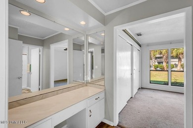** MOTIVATED SELLER*** Step into this , ground-floor corner unit - photo 6