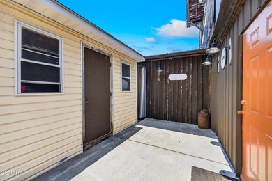 Welcome to Sunflower Barn, a rare opportunity to own an - photo 30