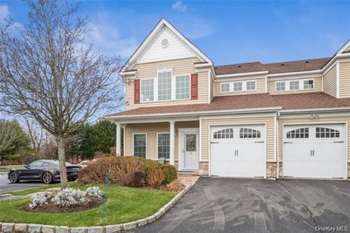 Desirable END UNIT beautifully maintained ,located in a - photo 1