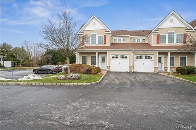Desirable END UNIT beautifully maintained ,located in a - photo 2