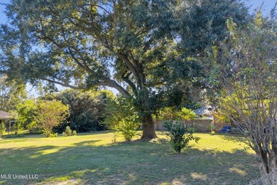 Beautiful 0.29-acre lot in the desirable Great Southern Golf - photo 2