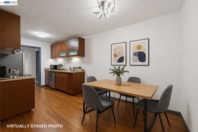 Welcome to resort-style living in the heart of vibrant Alameda - photo 4