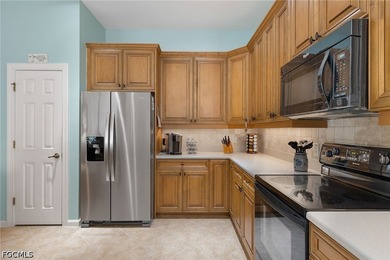 Welcome to a captivating 3-bedroom, 2-bathroom home nestled - photo 7